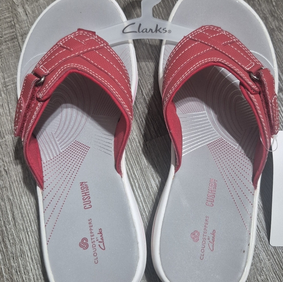 Clarks Women's Size 6 Red Flip Flops - Picture 8 of 10
